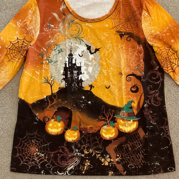 size L, bust up to 42” inches, new condition, pretty fall Halloween bat 🦇 shirt - Picture 3 of 9